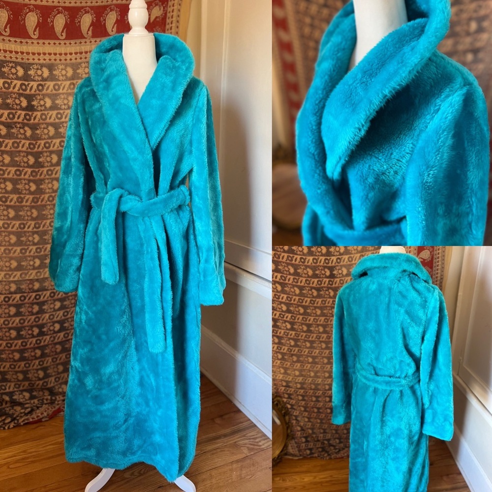 Luxurious Turquoise fluffy robe vintage sears size large